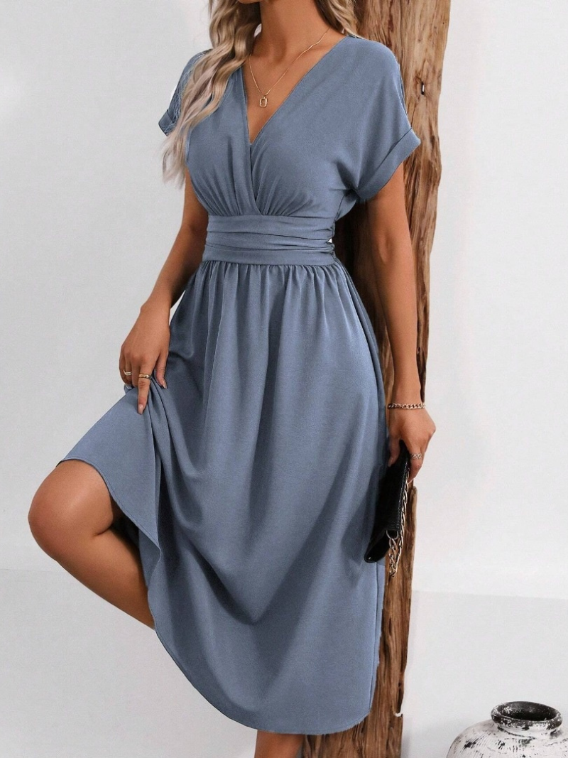 Robe Élégante Col V Croisé