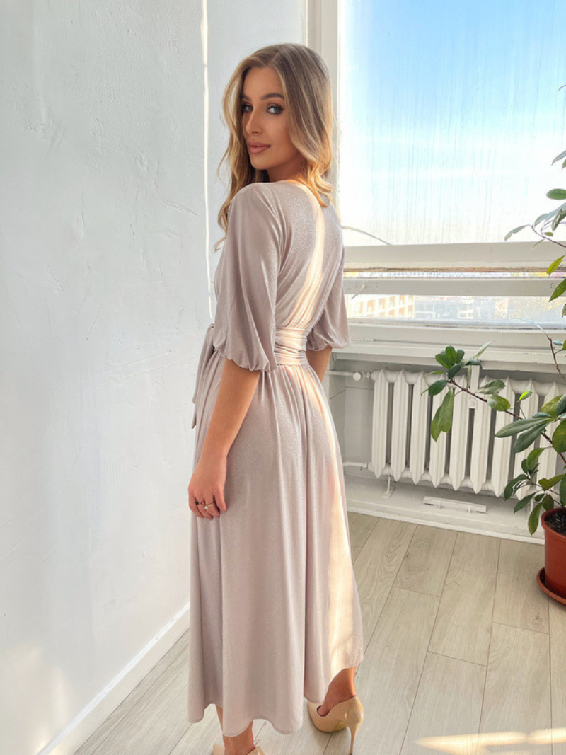 Robe Élégance Ceinturée Chic à Col V