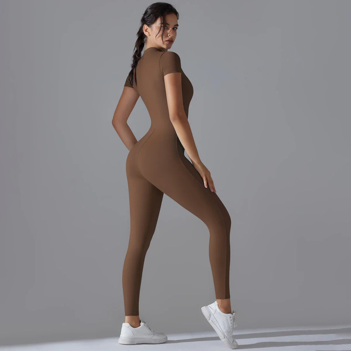 Combinaison Sportive Zippée – Style & Performance