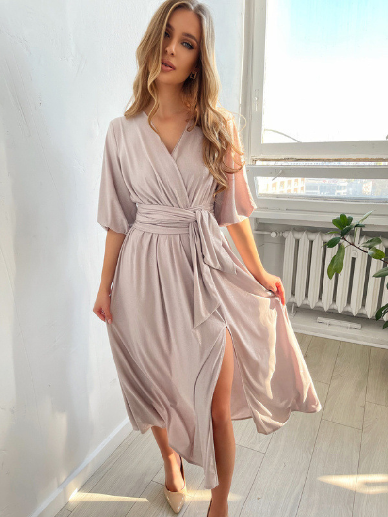 Robe Élégance Ceinturée  Chic à Col V