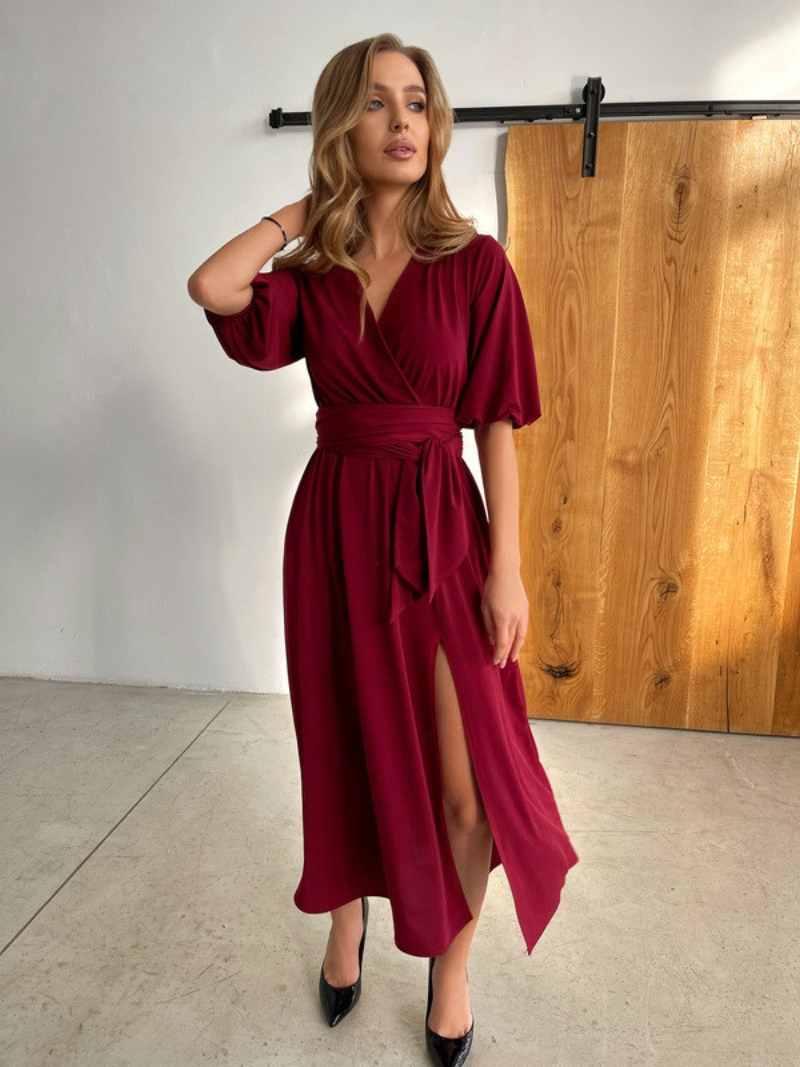 Robe Élégance Ceinturée  Chic à Col V