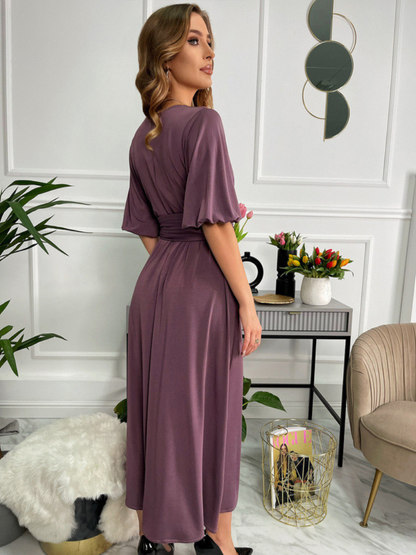 Robe Élégance Ceinturée  Chic à Col V