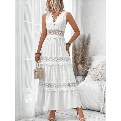 Robe Dentelle Élégante – Féminité Délicate au Décolleté Plongeant