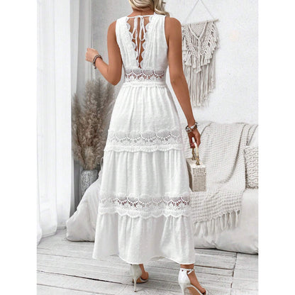 Robe Dentelle Élégante – Féminité Délicate au Décolleté Plongeant