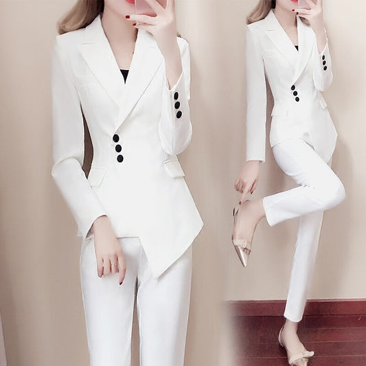 Saphira – Élégance pure en costume blanc
