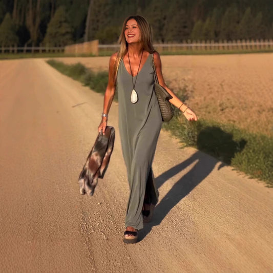 Robe à Bretelles Décolletée – L'Élégance Sensuelle au Quotidien